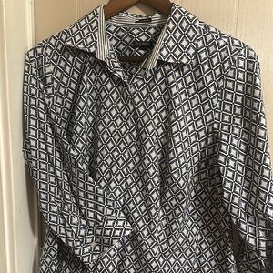 Talbots Wrinkle Resistant Woman’s Geometric Pattern Shirt Size 14WP SUPER CLASSY
